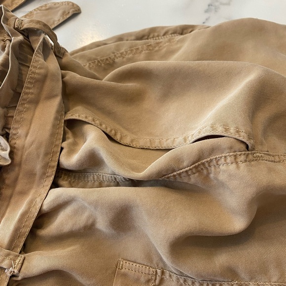 Aerie paper bag, style beige shorts women’s size medium - Picture 5 of 10